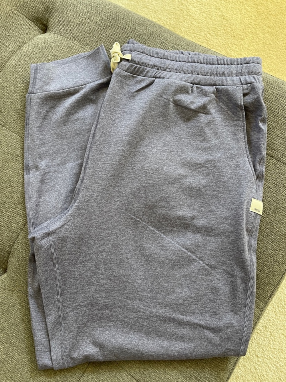 NWOT Vuori Purple Heather Performance Jogger Pants L - Picture 2 of 4